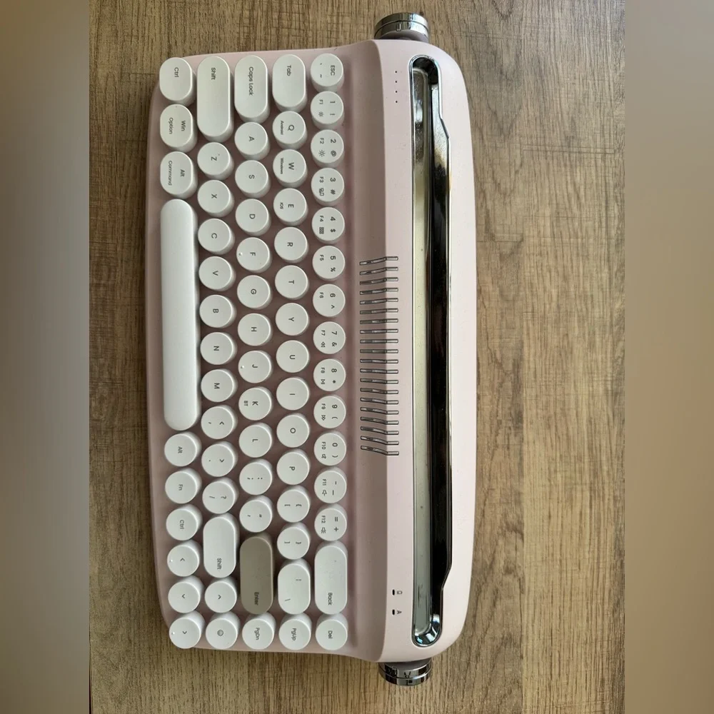 Vintage/Retro Keyboard | Wireless | Baby Pink